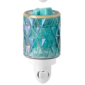 Scentsy Crowned In Gold Mini Warmer